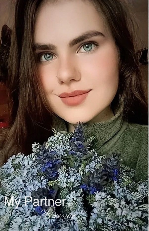 Dating with Pretty Ukrainian Woman Anastasiya from Kiev, Ukraine