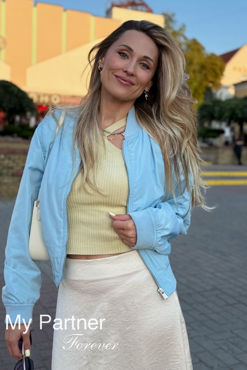 Dating with Sexy Belarusian Woman Anna from Grodno, Belarus
