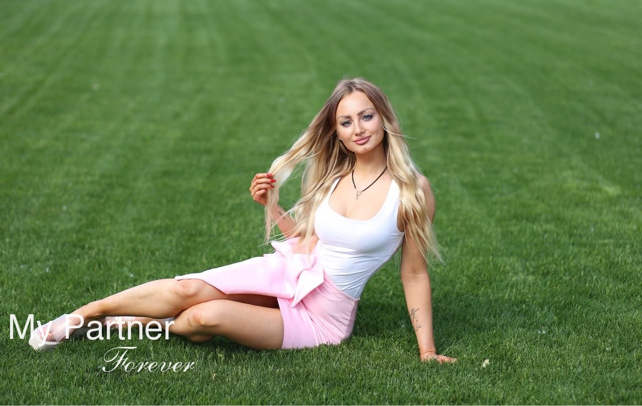 Dating with Sexy Ukrainian Girl Mariya from Kiev, Ukraine