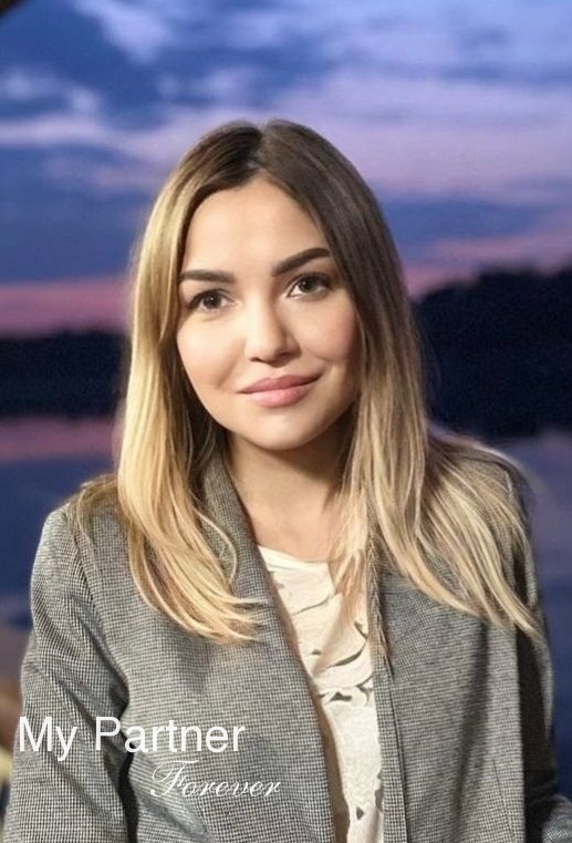 Dating with Sexy Ukrainian Woman Alina from Dniepropetrovsk, Ukraine