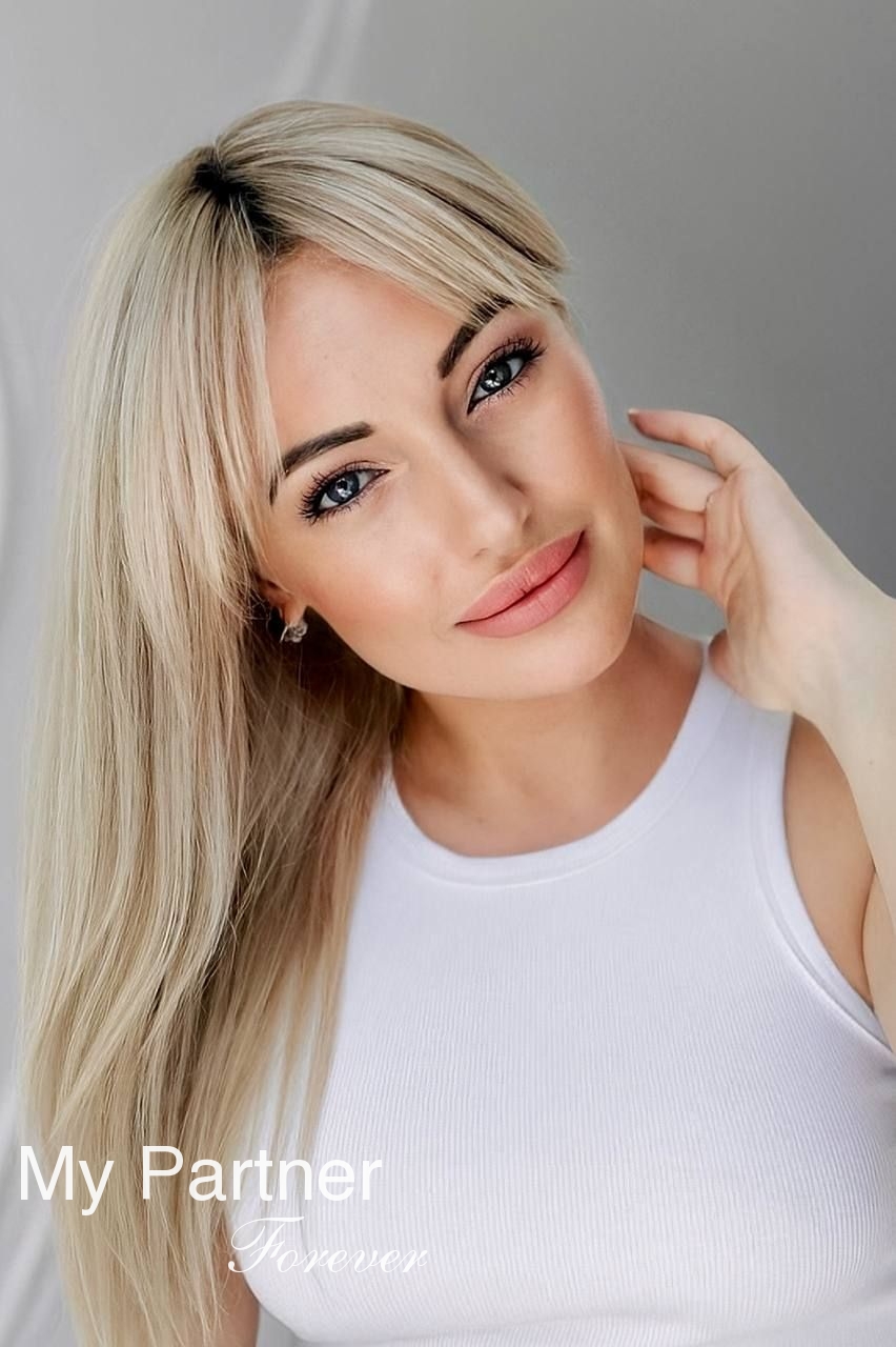 Dating with Single Ukrainian Lady Viktoriya from Dniepropetrovsk, Ukraine