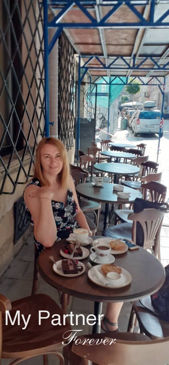 Dating with Ukrainian Girl Anna from Lvov, Ukraine