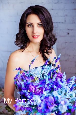 Datingsite to Meet Beautiful Ukrainian Woman Elena from Zaporozhye, Ukraine