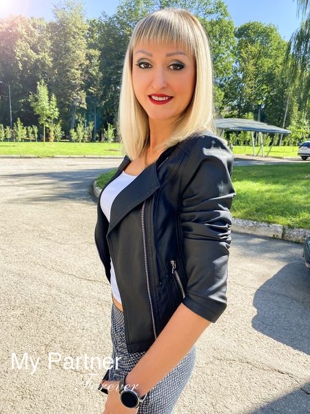 Datingsite to Meet Charming Ukrainian Lady Tatiyana from Ivano-Frankovsk, Ukraine