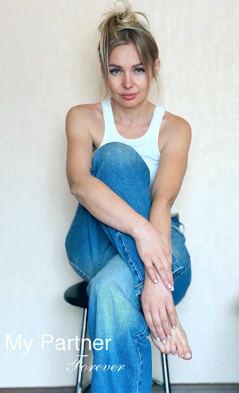 Datingsite to Meet Gorgeous Ukrainian Lady Elena from Nikolaev, Ukraine