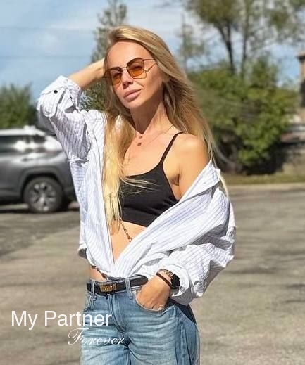 Datingsite to Meet Pretty Ukrainian Woman Lesya from Ivano-Frankovsk, Ukraine