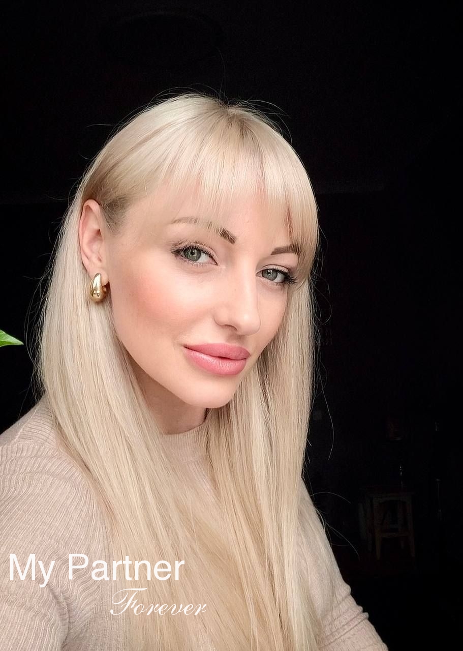 Datingsite to Meet Sexy Ukrainian Lady Viktoriya from Dniepropetrovsk, Ukraine