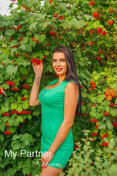 Datingsite to Meet Stunning Ukrainian Girl Yana from Zaporozhye, Ukraine