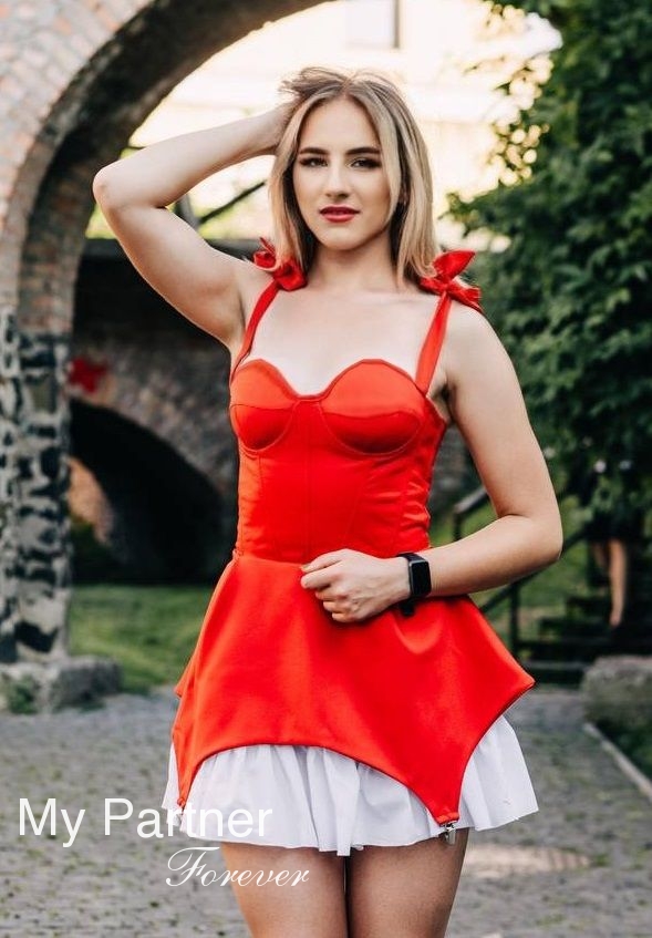 International Matchmaking to Meet Viktoriya from Lutsk, Ukraine