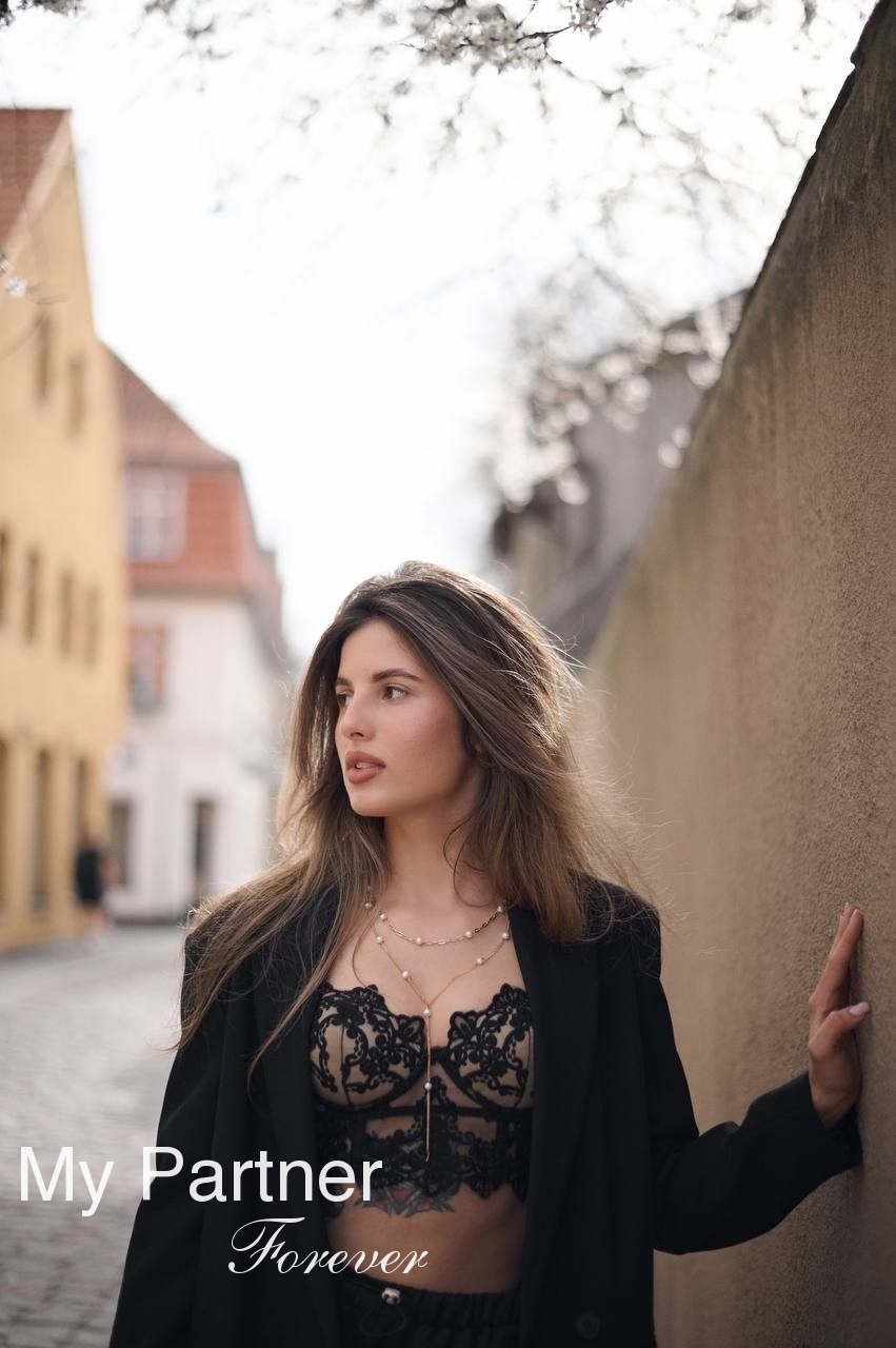 Meet Beautiful Ukrainian Girl Evgeniya from Kiev, Ukraine