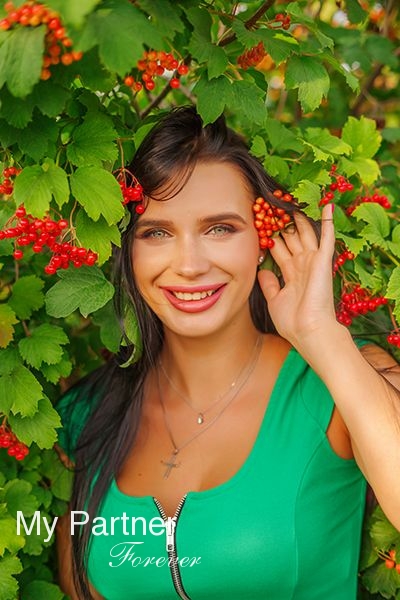 Meet Beautiful Ukrainian Girl Yana from Zaporozhye, Ukraine