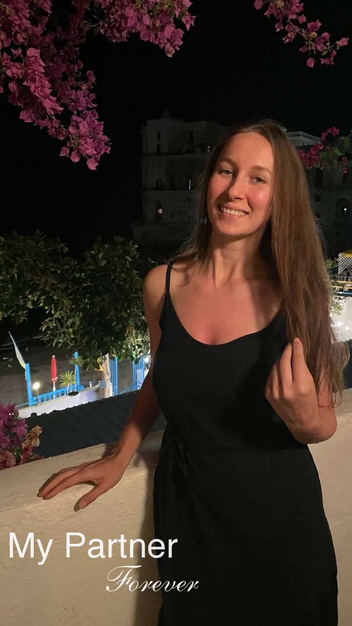 Meet Sexy Ukrainian Girl Elena from Zaporozhye, Ukraine
