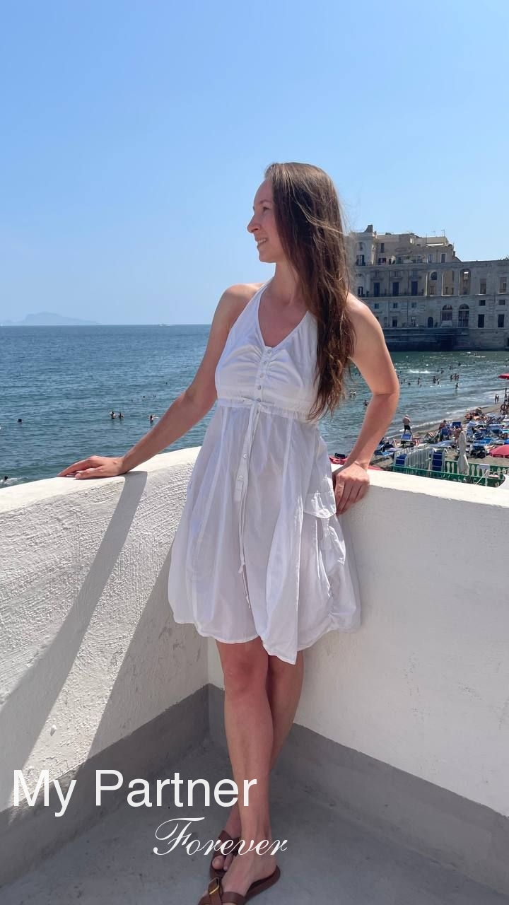 Meet Single Ukrainian Girl Elena from Zaporozhye, Ukraine