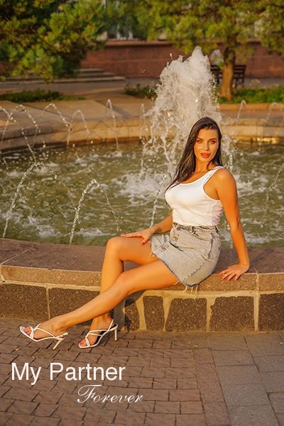 Meet Single Ukrainian Girl Yana from Zaporozhye, Ukraine