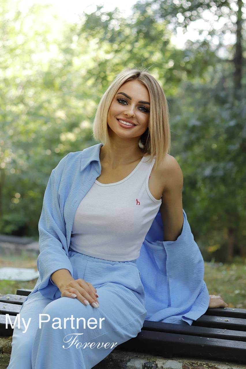 Meet Single Ukrainian Woman Galina from Odessa, Ukraine