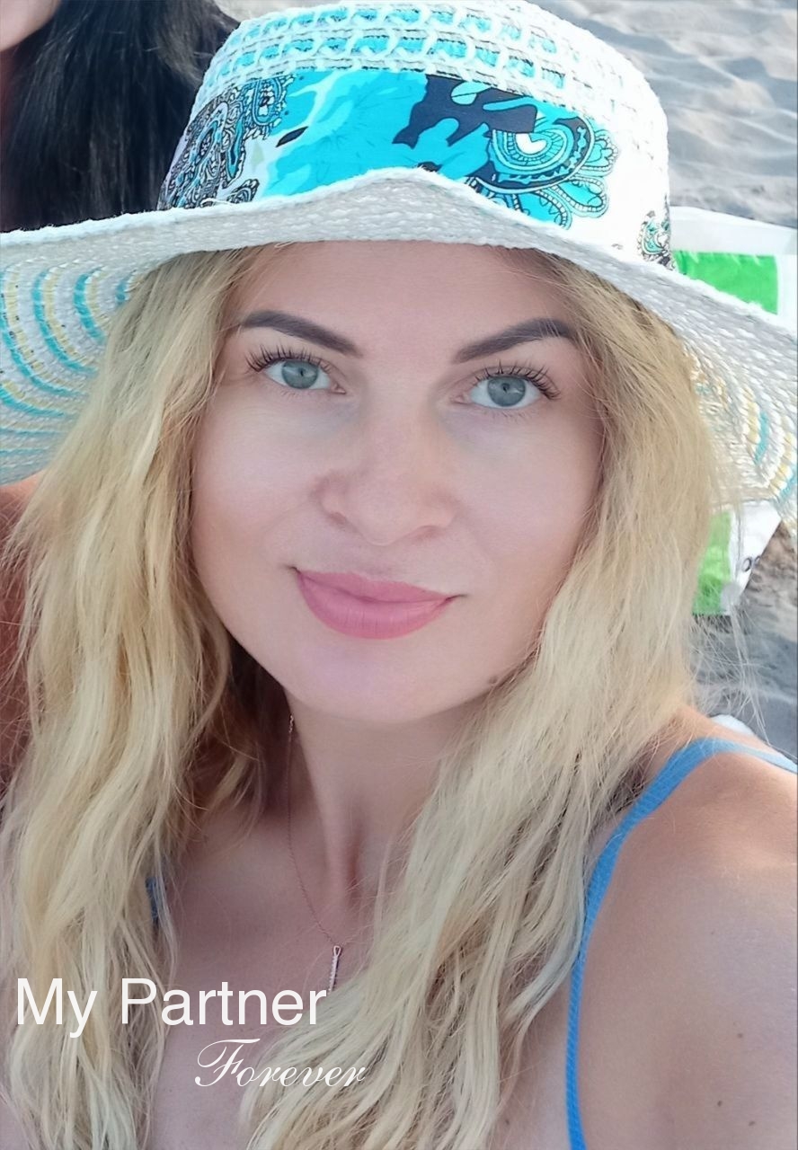 Meet Stunning Ukrainian Girl Yuliya from Khmelnitsky, Ukraine