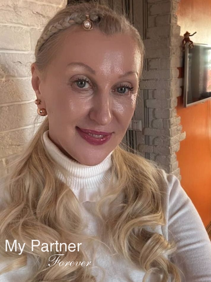 Meet Stunning Ukrainian Woman Anzhelika from Ivano-Frankovsk, Ukraine