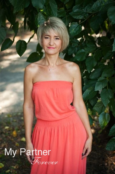 Online Dating with Beautiful Ukrainian Girl Yuliya from Melitopol, Ukraine