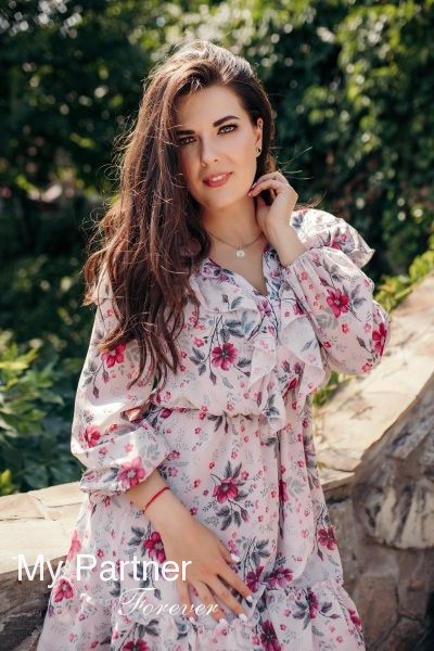 Online Dating with Beautiful Ukrainian Woman Viktoriya from Zaporozhye, Ukraine