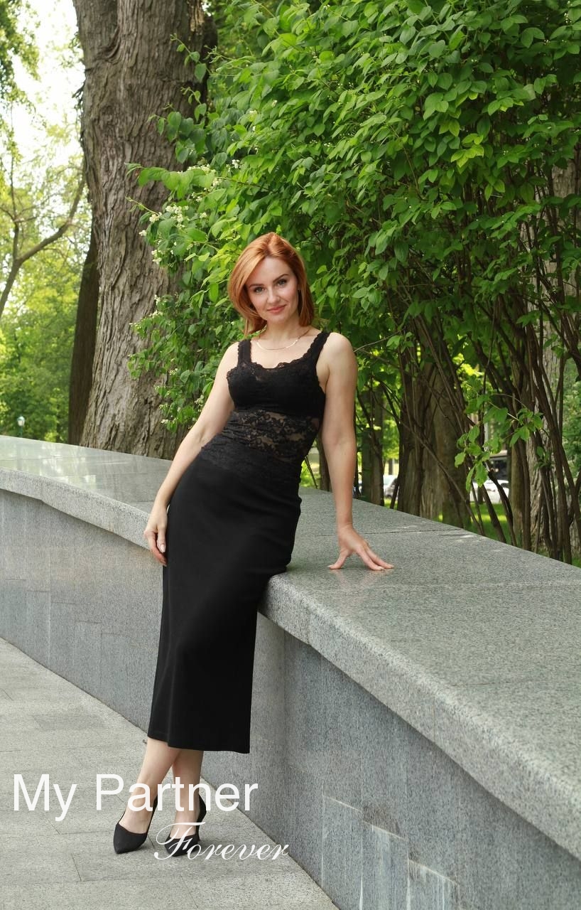 Online Dating with Charming Ukrainian Woman Oksana from Kharkov, Ukraine