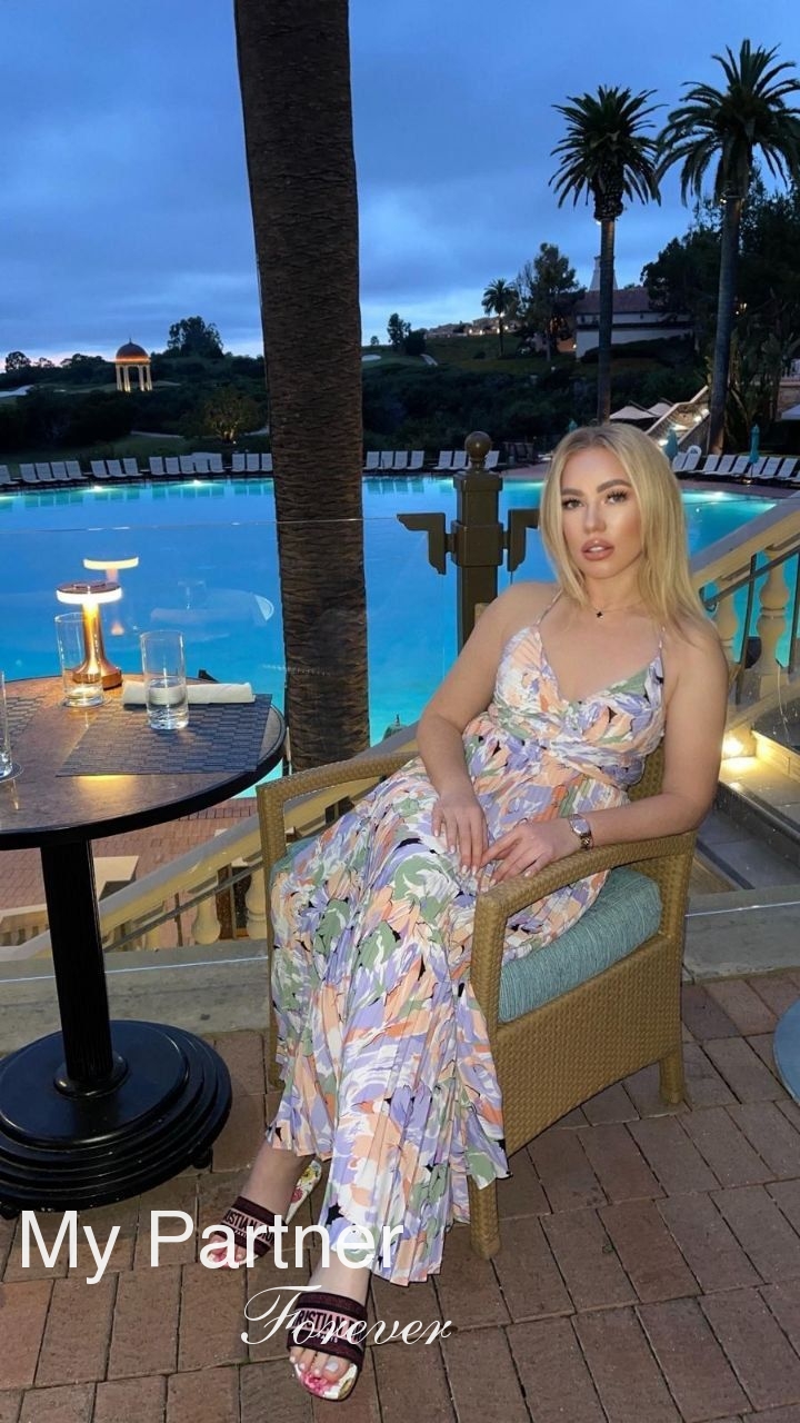 Online Dating with Elena from Kharkov, Ukraine