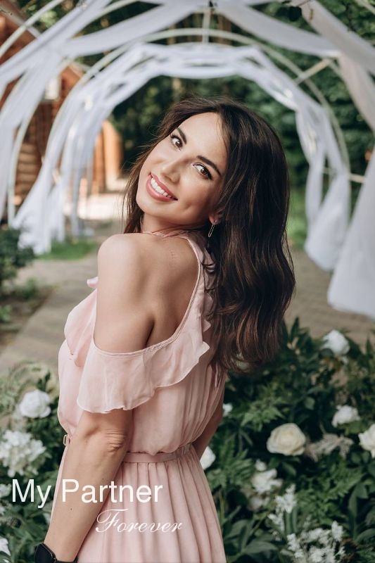 Online Dating with Gorgeous Ukrainian Girl Tatiyana from Poltava, Ukraine