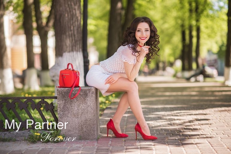 Online Dating with Pretty Ukrainian Woman Inna from Poltava, Ukraine