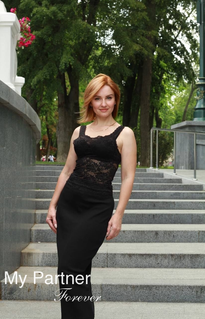 Online Dating with Pretty Ukrainian Woman Oksana from Kharkov, Ukraine