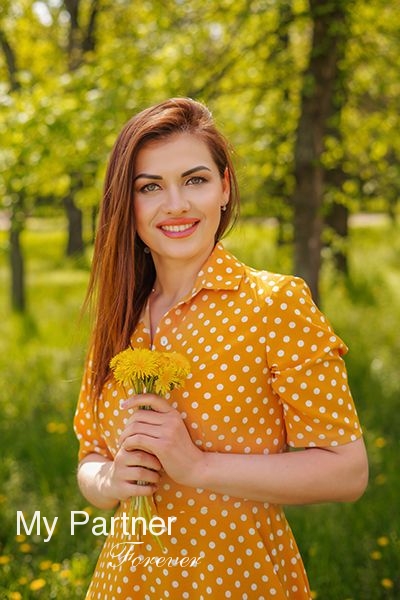 Online Dating with Sexy Ukrainian Woman Elena from Zaporozhye, Ukraine