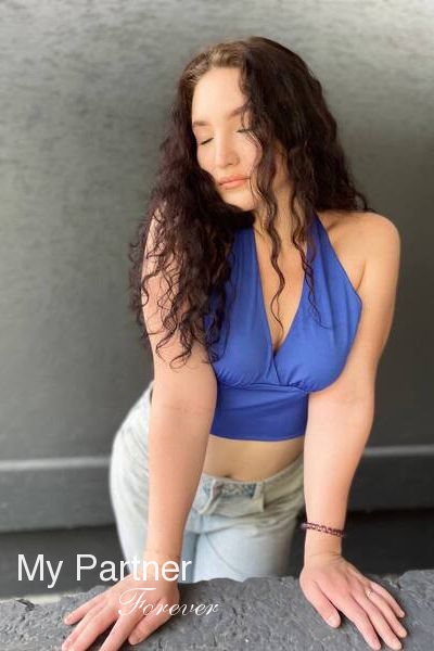 Online Dating with Sexy Ukrainian Woman Karolina from Ivano-Frankovsk, Ukraine