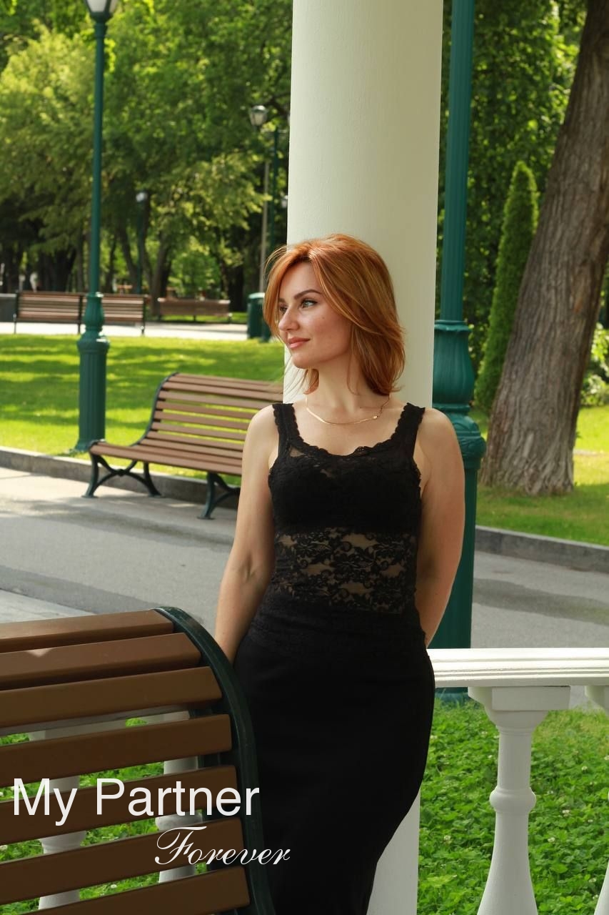 Online Dating with Sexy Ukrainian Woman Oksana from Kharkov, Ukraine