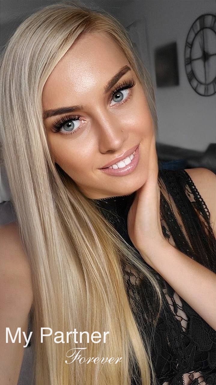 Online Dating with Single Ukrainian Girl Irina from Lvov, Ukraine