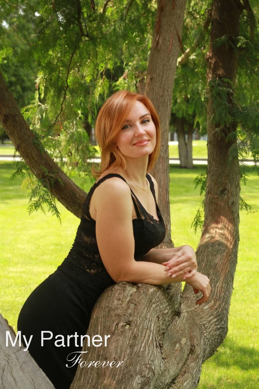 Online Dating with Single Ukrainian Woman Oksana from Kharkov, Ukraine