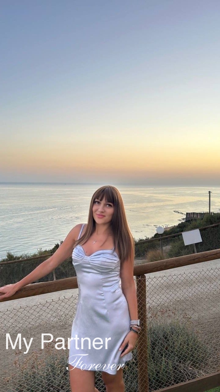 Pretty Girl from Ukraine - Elena from Dniepropetrovsk, Ukraine