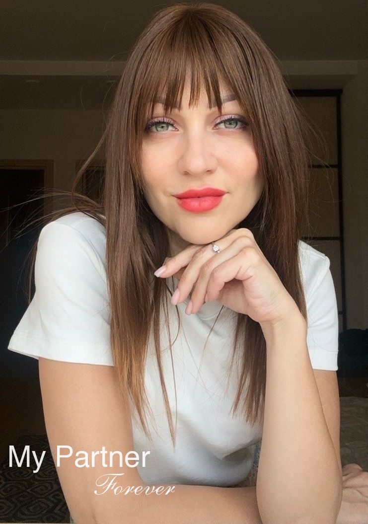 click to enlarge Pretty Ukrainian Girl Elena from Dniepropetrovsk, Ukraine