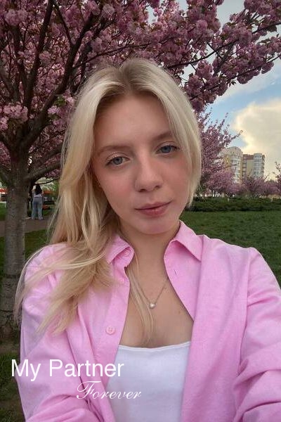Pretty Woman from Ukraine - Veronika from Lvov, Ukraine