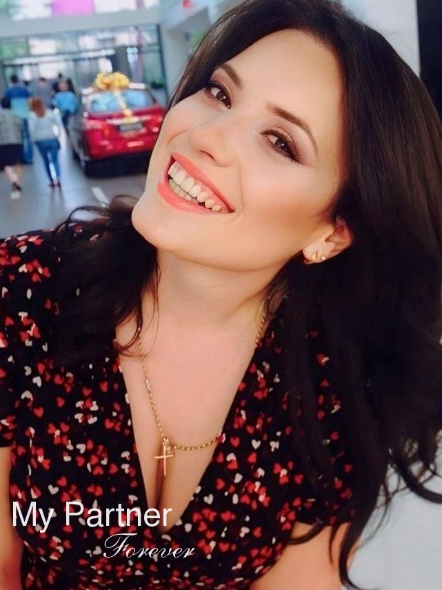 Ukrainian Girl Looking for Men - Nona from Kiev, Ukraine