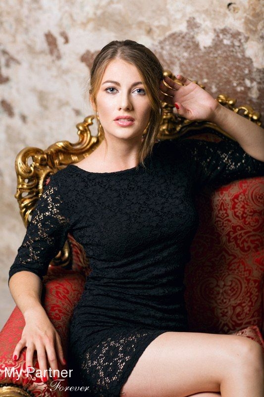 Online Dating with Pretty Ukrainian Woman Anastasiya from Kiev, Ukraine